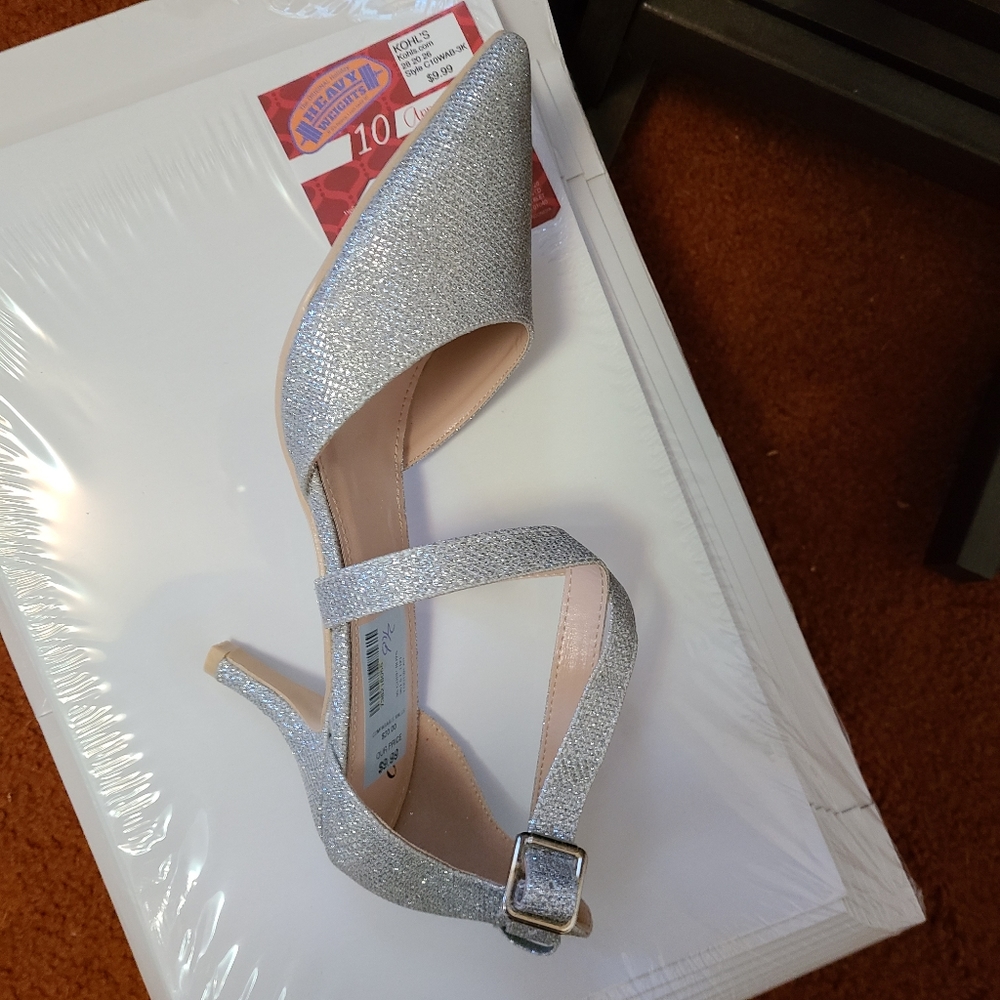 Silver scrappy dress shoes